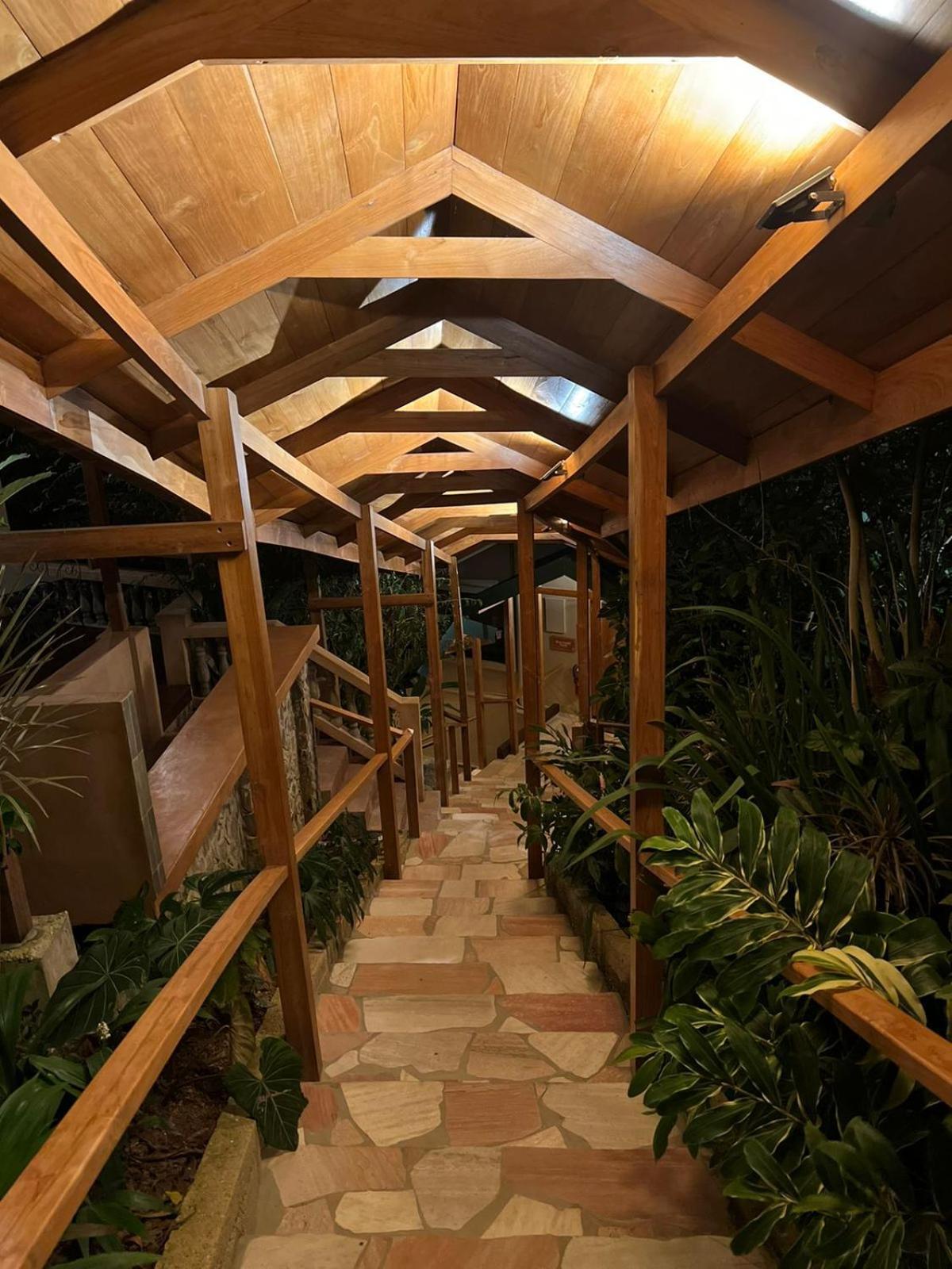 Hadco Experiences At Asa Wright Nature Centre Blanchisseuse Luaran gambar